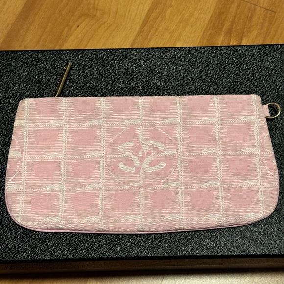 Chanel Pink Travel Line Pouch - Picture 3 of 12